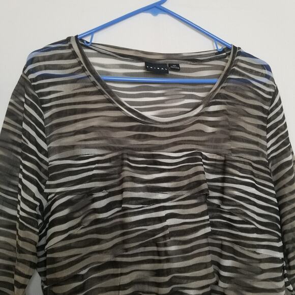 Tribal Animal Print Sheer Layered Ruffle Top 3/4 Slv Scp Neck Black Gray Sz XXL - Picture 2 of 10
